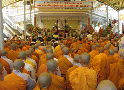 Đại lễ tưởng niệm 60 năm Tổ sư Minh Đăng Quang vắng bóng part 2