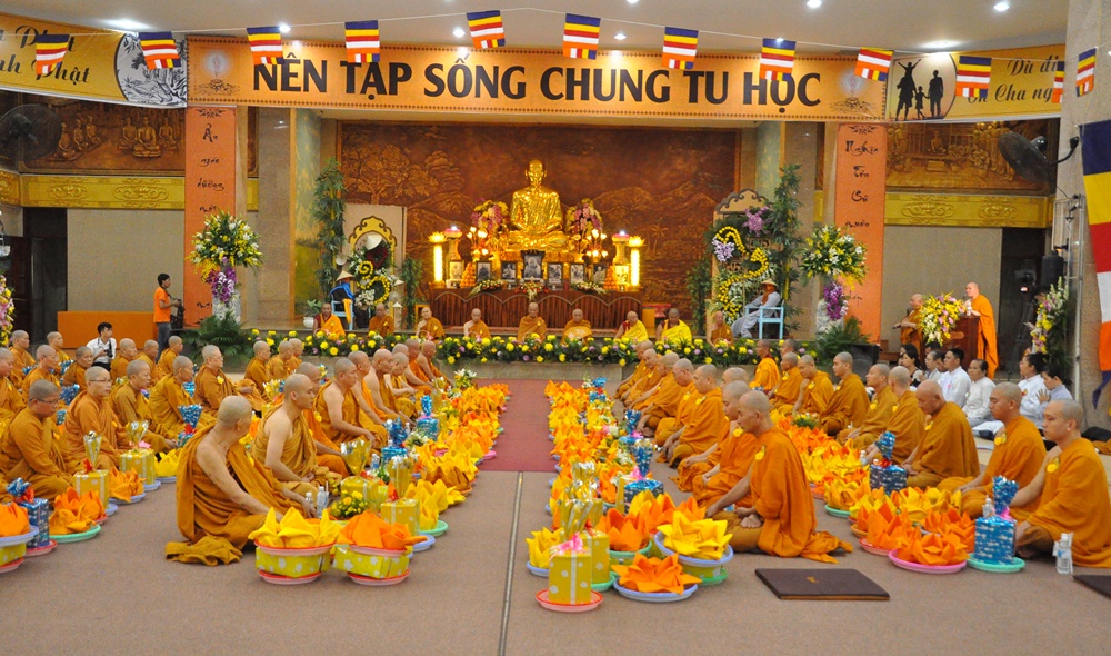 Đại lễ Dâng y Vu lan Báo hiếu P.2563 tại PV.Minh Đăng Quang (Q.2)