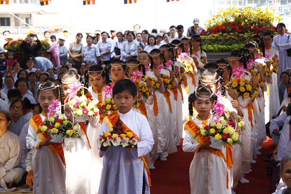 Dâng hoa